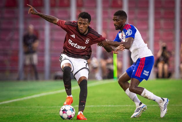 SPARTA PRAGUE - OLYMPIQUE LYONNAIS Josimar Alcocer of Sparta and Clinton Mata of Lyon during the first leg of third qualifying round of UEFA Champions league football match between AC Sparta Praha and Olympique Lyonnais at the Epet arena Stadium Letna. Prague, Czechia, August 04, 2026. Photo by Branislav Racko Copyright: xx 080A4919