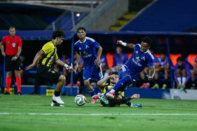 IPA87238883 - Levski s Reinaldo being tackled by Kairat s Oiva Jukkola during the Champions League qualifying match between PFC Levski Sofia and FC Kairat Almaty at Vivacom Arena Georgi Asparuhov in Sofia, Bulgaria, on August 4, 2026  Copyright: xIvanxSxIvanov IPAxSportx xx 87238883
