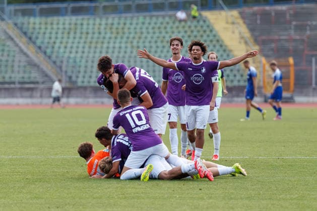 Team TSV Schwaben Augsburg wins the penalty shootout in the match between TSV Schwaben Augsburg and FV Illertissen, Soccer, Men s, Toto Cup, 2026–2027, Matchday 1 on August 4, 2026, in Augsburg, Rosenaustadion, Bavaria, Germany