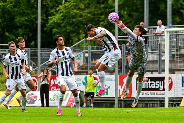 August 4, 2026, GER, Soccer, Men s, Bavarian Toto Cup, 2026–2027 Season, FC Memmingen vs. FC Ingolstadt 04—Markus Ponath of Ingolstadt makes a fist save; 1 Memmingen—at ArenaPark, Bavaria, Germany Copyright: xNordphotox xHafnerx