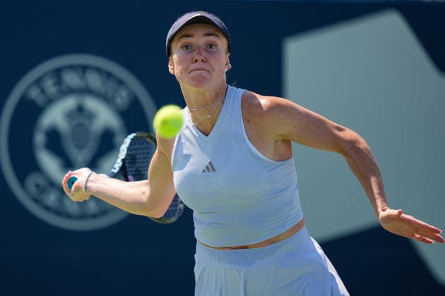 WTA, Tennis Damen Masters 1000 National Bank Open Toronto 2026 - Round of 64 - Day 4 Elina Svitolina of Ukraine plays a forehand during the Women™s Singles round of 64 match against JÃ ssica Bouzas Maneiro of Spain on day 4 of the WTA Masters 1000 National Bank Open at Sobeys Stadium on August 4, 2026, in Toronto, Canada. (Photo by Leonardo Ramirez Eyepix Group) Copyright: xLeonardoxRamirezx xEyepixxGroupx LR_04082026_07941