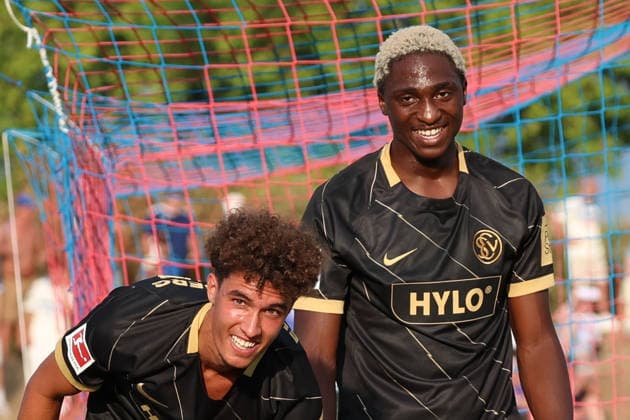 August 4, 2026, xrekx, Soccer Friendly Match, SV Elversberg vs. Racing Strasbourg: Goal celebration after Noah Darvich scored the 2-3 goal for SV 07 Elversberg, featuring David Mokwa. SV 07 Elversberg. DFL and DFB regulations prohibit any use of photographs as image sequencesand or QUASI-VIDEO Haguenau