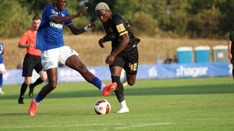 August 4, 2026, xrekx, Soccer Friendly Match, SV Elversberg vs. Racing Strasbourg, featuring David Mokwa, SV 07 Elversberg. DFL and DFB regulations prohibit any use of photographs as image sequences and or quasi-video. Haguenau