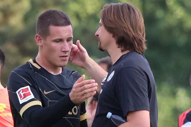 August 4, 2026, xrekx, Soccer Friendly Match, SV Elversberg vs. Racing Strasbourg, Lukas Pinckert, SV 07 Elversberg, Vincent Wagner (Coach, SV 07 Elversberg), Substitution. DFL and DFB regulations prohibit any use of photographs as image sequences and or quasi-video. Haguenau