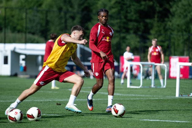 Brajan Gruda, RB Leipzig, 10, on the left against Joyeux Masanka Bungi, RB Leipzig, 42, RB Leipzig, soccer, training camp in Austria, preseason, 2026–2027 season, GER, August 4, 2026, Eibner Press Photo by Andreas Ulmer, RB Leipzig, soccer, training camp in Austria, preseason, 2026–2027 season, GER, August 4, 2026, Copyright: xEibner-Pressefoto AndreasxUlmerx EP_AUR