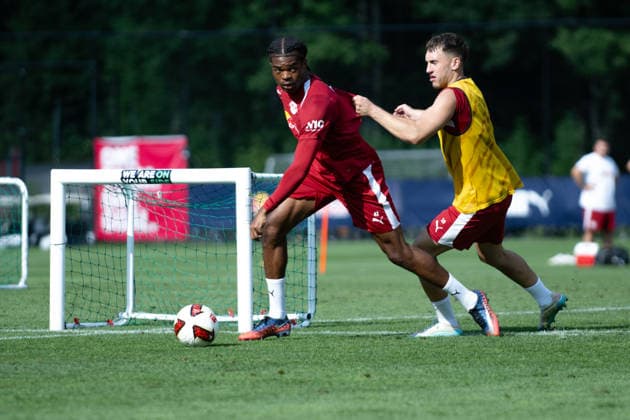 Joyeux Masanka Bungi, RB Leipzig, 42, with the ball against Brajan Gruda, RB Leipzig, 10, RB Leipzig, soccer, training camp in Austria, preseason, 2026–2027 season, GER, August 4, 2026, Eibner Press Photo by Andreas Ulmer, RB Leipzig, soccer, training camp in Austria, preseason, 2026–2027 season, GER, August 4, 2026, Copyright: xEibner-Pressefoto AndreasxUlmerx EP_AUR