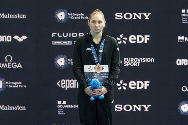 Women 3m springboard diving final European Aquatics Championships - Saint-Denis Bronze medallist Neutral Athletes diver Nadezhda Trifonova celebrate on the podium following the women’s 3m springboard diving final event during the LEN European Aquatics Championships, at the Olympic Aquatics Centre in Saint-Denis, northeastern suburbs of Paris, on August 4, 2026. Photo by Raphael Lafargue ABACAPRESS.COM Saint-Denis France  Copyright: xLafarguexRaphael ABACAx
