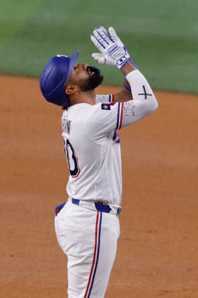 August 4, 2026, Arlington, Texas, USA: Texas Rangers third baseman EZEQUIEL DURAN (20) hits a single first inning during a baseball game, Tuesday, Aug. 4, 2026, in Arlington, Texas. Arlington USA - ZUMAa325 20260804_zsa_a325_029 Copyright: xDavidxBalleringxIix