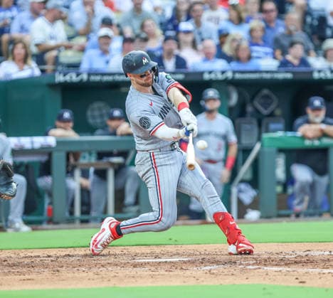 AUG 04, 2026: Minnesota Twins catcher Ryan Jeffers (27) at bat against the Kansas City Royals at Kauffman Stadium Kansas City, MO. CSM MLB, Baseball Herren, USA 2026: Twins Vs Royals August 4th  - ZUMAc04_ 20260804_zma_c04_061 Copyright: xRomanxPunox