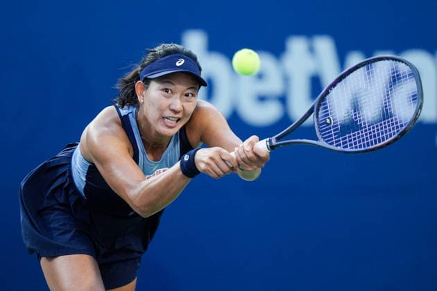WTA, Tennis Damen Masters 1000 National Bank Open Toronto 2026 - Round of 64 - Day 4 Moyuka Uchijima of Japan plays a backhand during the Women™s Singles round of 64 match against Aryna Sabalenka of Belarus on day 4 of the WTA Masters 1000 National Bank Open at Sobeys Stadium on August 4, 2026, in Toronto, Canada. (Photo by Leonardo Ramirez Eyepix Group) Copyright: xLeonardoxRamirezx xEyepixxGroupx LR_04082026_08296