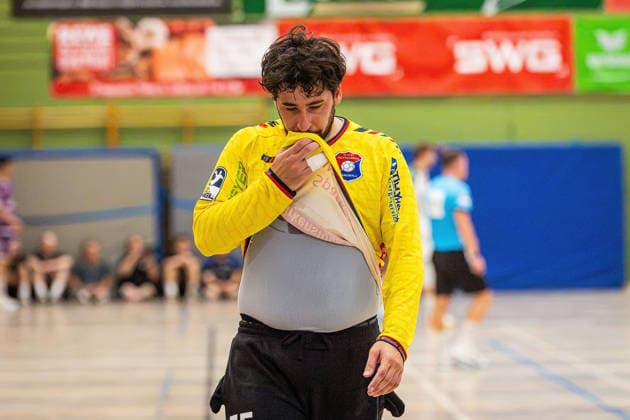 August 4, 2026, xovx, Lindencup Handball Tournament, HSG Wetzlar vs. TV Hüttenberg, Yahav Shamir of TV Hüttenberg looks disappointed, Linden City Hall, Hesse, Germany, DE