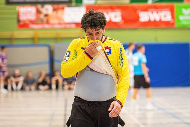 August 4, 2026, xovx, Lindencup Handball Tournament, HSG Wetzlar vs. TV Hüttenberg, Yahav Shamir of TV Hüttenberg looks disappointed, Linden City Hall, Hesse, Germany, DE