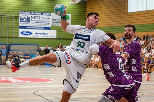 August 4, 2026, xovx, Lindencup Handball Tournament, HSG Wetzlar vs. TV Hüttenberg – Josip Simic (HSG Wetzlar), Leif Haack (TV Hüttenberg), Hendrik Schreiber (TV Hüttenberg), Linden Stadthalle, Hesse, Germany, DE