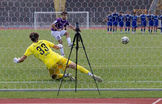 Penalty Shootout: Winning Goal by Mourice Ebeling (TSV Schwaben Augsburg) against Jakob Mayer (Goalkeeper, FVI TSV Schwaben Augsburg) vs. FV Illertissen, Toto Cup