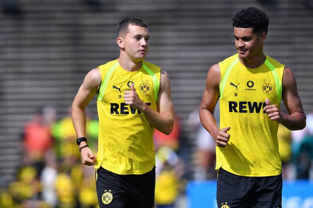 Soccer, Bundesliga 1: Borussia Dortmund training session on August 5, 2026, at the Hohenbuschei training facility in Dortmund. Konstantinos Karetsas (Dortmund), left; Kaua Prates (Dortmund), right xRx