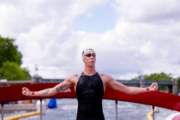 France, Paris, Centre Aquatique Olympique Metropole du Grand Paris, August 5, 2026, European Aquatics Championships – Artistic Swimming, Day 6, 5 km Open Water, Florian Wellbrock of Germany celebrates winning the race, Photo by Eibner Pressefoto Tino Henschel European Aquatics Championships – Artistic Swimming, Day 6, 5 km Open Water, Paris Copyright: xEibnerxPressefotox