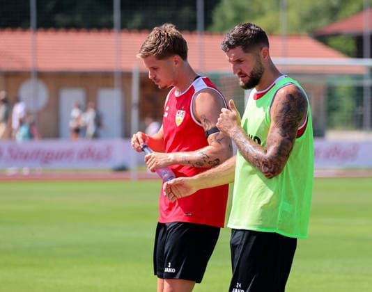 August 5, 2026, Germany, Grassau, Bundesliga, 2026–2027 season, VfB Stuttgart training camp, from left: Ramon Hendriks, Jeff Chabot