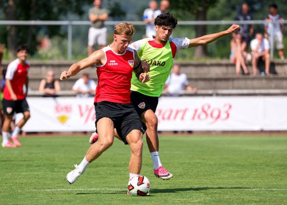August 5, 2026, Germany, Grassau, Bundesliga, 2026–2027 season, VfB Stuttgart training camp, from left: Finn Jeltsch, Ertugrul Yigit