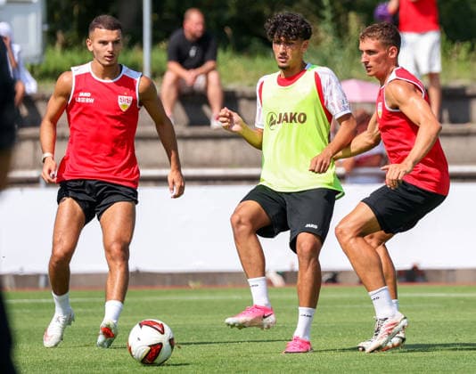 August 5, 2026, Germany, Grassau, Bundesliga, 2026–2027 season, VfB Stuttgart training camp, from left: Badredine Bouanani, Ertugrul Yigit, Grischa Prömel