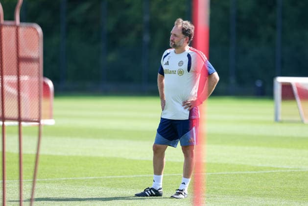 Jose Barcala, FC Bayern Munich, Head Coach, GER, FC Bayern Munich Women s Training, Soccer, Google Pixel Women s Bundesliga, 2026–2027 Season, August 5, 2026, GER, FC Bayern Munich Women s Training, Soccer, Google Pixel Women s Bundesliga, 2026–2027 Season, August 5, 2026, Munich Copyright: xEibner-Pressefoto JennixMaulx EP_JML