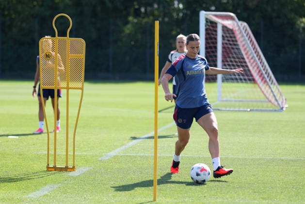 Klara Buehl, FC Bayern Munich, age 17 with the ball, GER, FC Bayern Munich Women s Training, Soccer, Google Pixel Women s Bundesliga, 2026–2027 Season, August 5, 2026, GER, FC Bayern Munich Women s Training, Soccer, Google Pixel Women s Bundesliga, 2026–2027 Season, August 5, 2026, Munich Copyright: xEibner-Pressefoto JennixMaulx EP_JML
