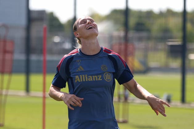 Klara Buehl, FC Bayern Munich, 17, looks annoyed, GER, FC Bayern Munich Women s Training, Soccer, Google Pixel Women s Bundesliga, 2026–2027 Season, August 5, 2026, GER, FC Bayern Munich Women s Training, Soccer, Google Pixel Women s Bundesliga, 2026–2027 Season, August 5, 2026, Munich Copyright: xEibner-Pressefoto JennixMaulx EP_JML