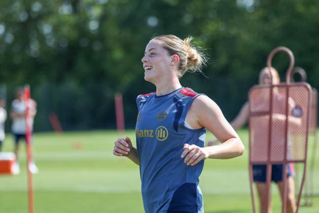Alara Sehitler, FC Bayern Munich, 14, laughing, GER, FC Bayern Munich Women s Training, Soccer, Google Pixel Women s Bundesliga, 2026–2027 Season, August 5, 2026, GER, FC Bayern Munich Women s Training, Soccer, Google Pixel Women s Bundesliga, 2026–2027 Season, August 5, 2026, Munich Copyright: xEibner-Pressefoto JennixMaulx EP_JML