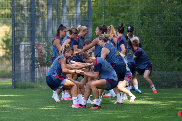 The FC Bayern Munich women s team performs an exercise during practice, GER, FC Bayern Munich Women s Practice, Soccer, Google Pixel Women s Bundesliga, 2026–2027 Season, August 5, 2026, GER, FC Bayern Munich Women s Training, Soccer, Google Pixel Women s Bundesliga, 2026–2027 Season, August 5, 2026, Munich Copyright: xEibner-Pressefoto JennixMaulx EP_JML