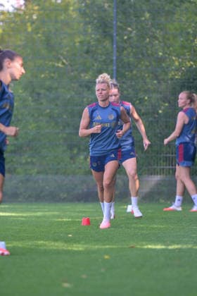 August 5, 2026, Munich, Germany Google Pixel Women s Bundesliga The FC Bayern Women s team holds a training session at the FC Bayern Campus in preparation for their friendly match against Paris FC Linda Dallmann FC Bayern Women s Team