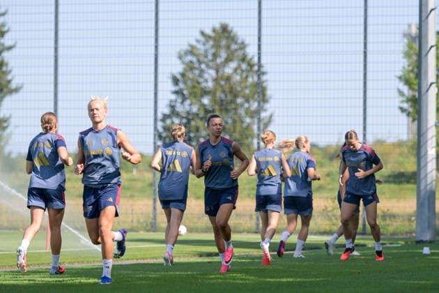 August 5, 2026, Munich, Germany Google Pixel Women s Bundesliga The FC Bayern Women s team holds a training session at the FC Bayern Campus in preparation for their friendly match against Paris FC Arianna Caruso FC Bayern Women