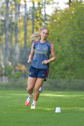 August 5, 2026, Munich, Germany Google Pixel Women s Bundesliga The FC Bayern Women s team holds a training session at the FC Bayern Campus in preparation for their friendly match against Paris FC Katharina Naschenweng FC Bayern Women s Team