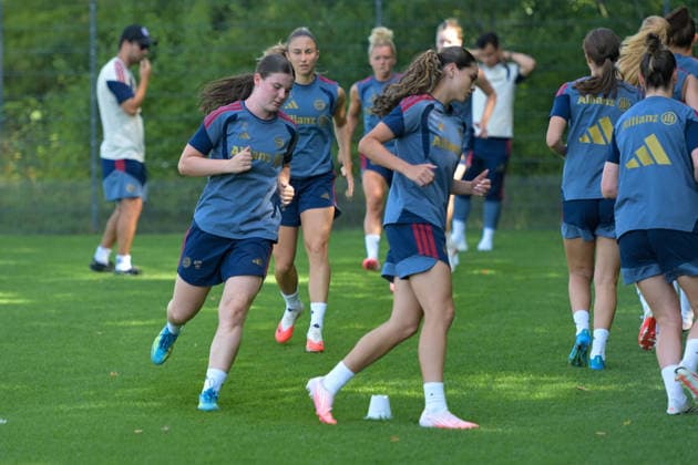 August 5, 2026, Munich, Germany Google Pixel Women s Bundesliga The FC Bayern Women s team holds a training session at the FC Bayern Campus in preparation for their friendly match against Paris FC Bernadette Amani FC Bayern Women s Team