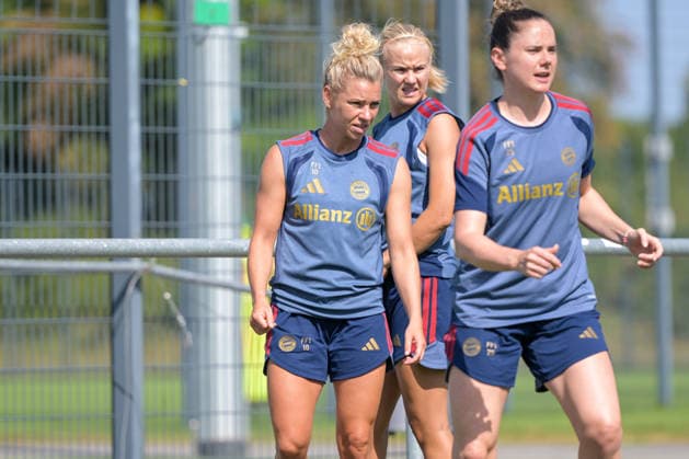 August 5, 2026, Munich, Germany Google Pixel Women s Bundesliga The FC Bayern Women s team holds a training session at the FC Bayern Campus in preparation for their friendly match against Paris FC Linda Dallmann FC Bayern Women s Team
