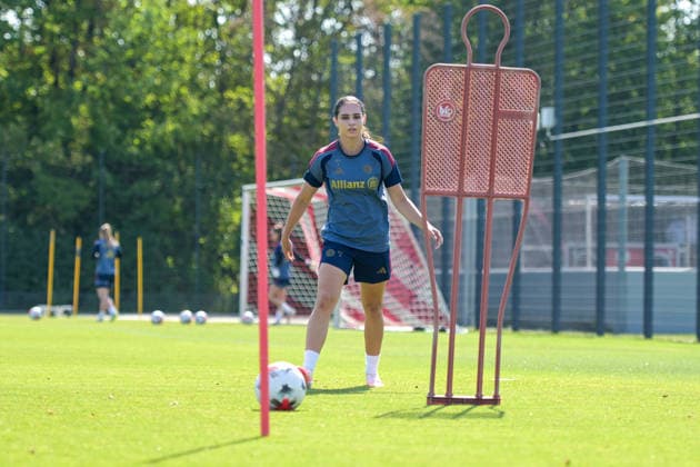 August 5, 2026, Munich, Germany Google Pixel Women s Bundesliga The FC Bayern Women s team holds a training session at the FC Bayern Campus in preparation for their friendly match against Paris FC Kassandra Potsi FC Bayern Women s Team