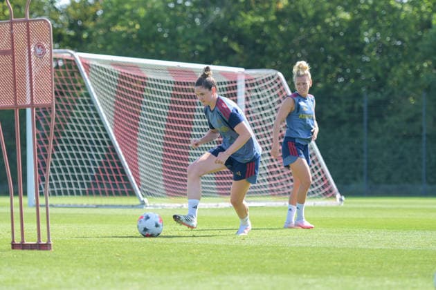 August 5, 2026, Munich, Germany Google Pixel Women s Bundesliga The FC Bayern Women s team holds a training session at the FC Bayern Campus in preparation for their friendly match against Paris FC Sarah Zadrazil FC Bayern Women s Team