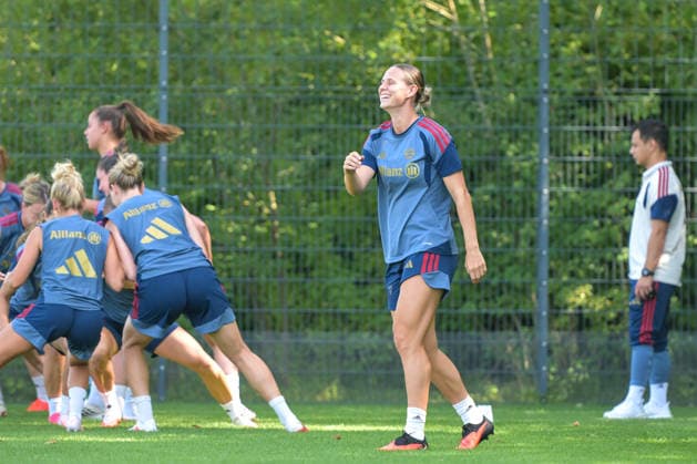 August 5, 2026, Munich, Germany Google Pixel Women s Bundesliga The FC Bayern Women s team holds a training session at the FC Bayern Campus in preparation for their friendly match against Paris FC Klara Bühl FC Bayern Women s team