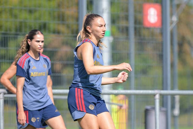 August 5, 2026, Munich, Germany Google Pixel Women s Bundesliga The FC Bayern Women s team holds a training session at the FC Bayern Campus in preparation for their friendly match against Paris FC Katharina Naschenweng FC Bayern Women s Team