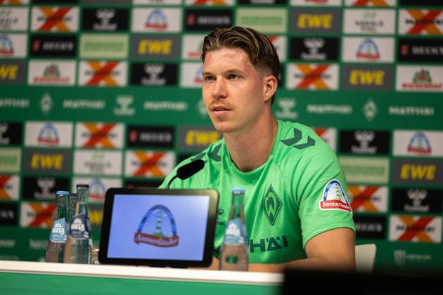 August 5, 2026, Germany, Soccer, Men s, Bundesliga 1, 2026–2027 Season, Player Introduction, SV Werder Bremen s Cedric Itten, 26, is introduced at a press conference at the Zell am Ziller Parkstadion in Tyrol, Austria Copyright: xNordphotox xMaasx