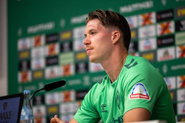 August 5, 2026, Germany, Soccer, Men s, Bundesliga 1, 2026–2027 Season, Player Introduction, SV Werder Bremen s Cedric Itten, 26, is introduced at a press conference at the Zell am Ziller Parkstadion in Tyrol, Austria Copyright: xNordphotox xMaasx