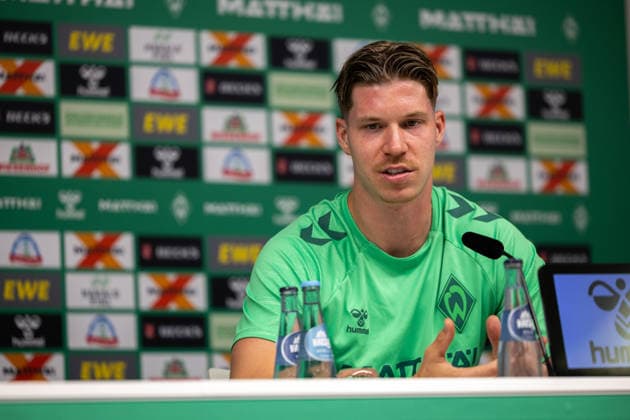 August 5, 2026, Germany, Soccer, Men s, Bundesliga 1, 2026–2027 Season, Player Introduction, SV Werder Bremen s Cedric Itten, 26, is introduced at a press conference at the Zell am Ziller Parkstadion in Tyrol, Austria Copyright: xNordphotox xMaasx
