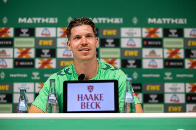August 5, 2026, Germany, Soccer, Men s, Bundesliga 1, 2026–2027 Season, Player Introduction, SV Werder Bremen s Cedric Itten, 26, is introduced at a press conference at the Zell am Ziller Parkstadion in Tyrol, Austria Copyright: xNordphotox xMaasx