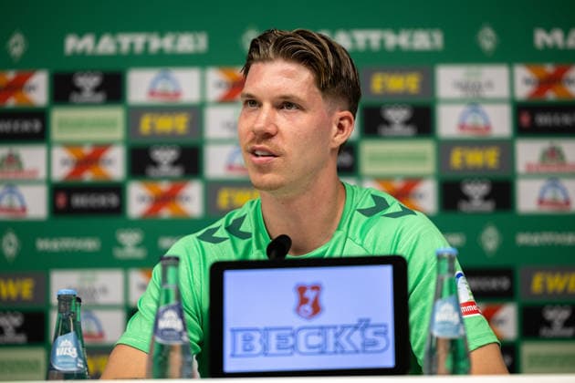 August 5, 2026, Germany, Soccer, Men s, Bundesliga 1, 2026–2027 Season, Player Introduction, SV Werder Bremen s Cedric Itten, 26, is introduced at a press conference at the Zell am Ziller Parkstadion in Tyrol, Austria Copyright: xNordphotox xMaasx