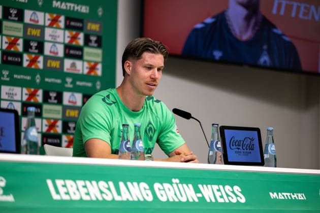 August 5, 2026, Germany, Soccer, Men s, Bundesliga 1, 2026–2027 Season, Player Introduction, SV Werder Bremen s Cedric Itten, 26, is introduced at a press conference at the Zell am Ziller Parkstadion in Tyrol, Austria Copyright: xNordphotox xMaasx