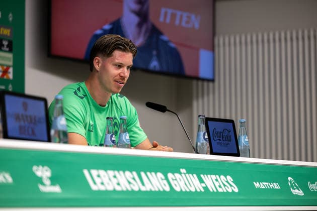 August 5, 2026, Germany, Soccer, Men s, Bundesliga 1, 2026–2027 Season, Player Introduction, SV Werder Bremen s Cedric Itten, 26, is introduced at a press conference at the Zell am Ziller Parkstadion in Tyrol, Austria Copyright: xNordphotox xMaasx