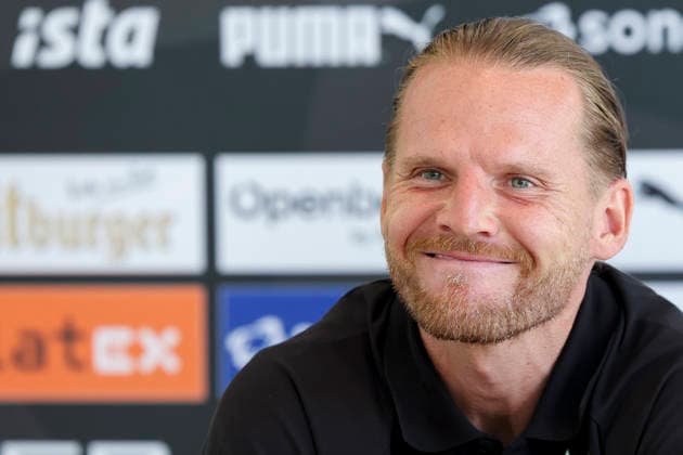 Coach Eugen Polanski of Borussia Mönchengladbach answers journalists questions at a press conference during Borussia Mönchengladbach s training camp, Birkenmoos Stadium on August 5, 2026, in Rottach Egern, Germany. Photo by Marco Steinbrenner, DeFodi Images. Coach Eugen Polanski of Borussia Mönchengladbach answers journalists’ questions at the press conference during the Borussia Mönchengladbach training camp at Birkenmoos Stadium on August 5, 2026 in Rottach-Egern, Germany. Photo by Marco Steinbrenner, DeFodi Images. Photo by Marco Steinbrenner, DeFodi Images.