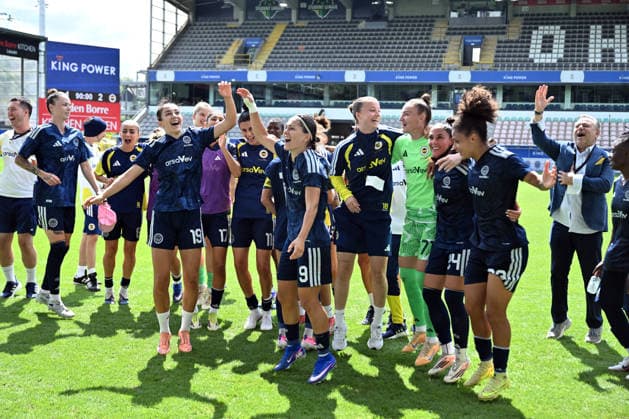 Fenerbahce arsaVev v Metalist 1925 Kharkiv - UEFA Women’s Champions League LEUVEN, BELGIUM - AUGUST 5: Players of Fenerbahce arsaVev celebrate the victory after UEFA Women’s Champions League second qualifying round match between Fenerbahce arsaVev and Metalist 1925 Kharkiv at Den Dreef Stadium in Leuven, Belgium on August 5, 2026. Dursun Aydemir Anadolu Leuven Belgium. Editorial use only. Please get in touch for any other usage.  Copyright: x2026xAnadoluxDursunxAydemirx