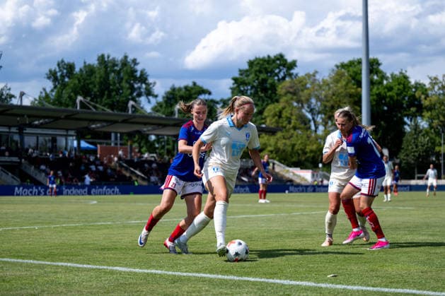 August 5, 2026, GER, Soccer, Women, UEFA Women s Champions League, 2026–2027 Season, Qualifying Tournament, Semifinal: Hlin Eiriksdottir (Malmö FF), No. 9, in a duel with Eline Hegg (Valerenga IF), No. 23, Frankfurt am Main, Stadion am Brentanobad, Hesse, Germany Copyright: xNordphoto Memmlerx