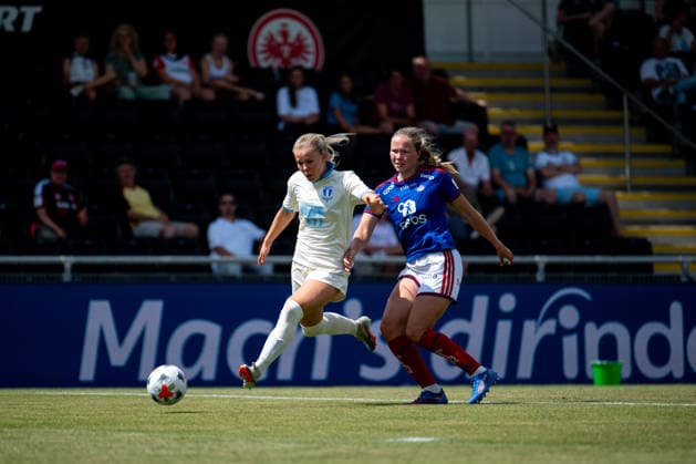 August 5, 2026, GER, Soccer, Women s, UEFA Women s Champions League, 2026–2027 Season, Qualifying Tournament, Semifinal: Älvali Lindström (Malmö FF), 29, in a tackle with Arna Eiriksdottir (Valerenga IF), 28, Frankfurt am Main, Stadion am Brentanobad, Hesse, Germany Copyright: xNordphoto Memmlerx
