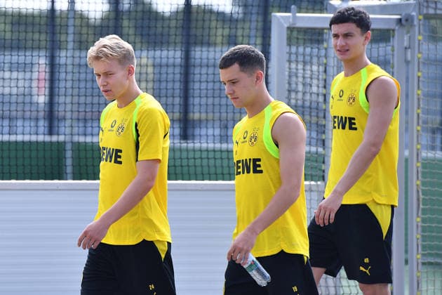 Soccer, Bundesliga 1: Borussia Dortmund training session on August 5, 2026, at the Hohenbuschei training facility in Dortmund. Daniel Svensson (Dortmund), left; Konstantinos Karetsas (Dortmund), center; Luca Reggiani (Dortmund), right xRx
