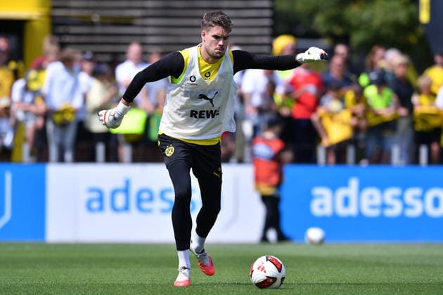 Soccer: Bundesliga 1 – Borussia Dortmund Training on August 5, 2026, at the Hohenbuschei Training Facility in Dortmund – Alexander Meyer, Dortmund xRx